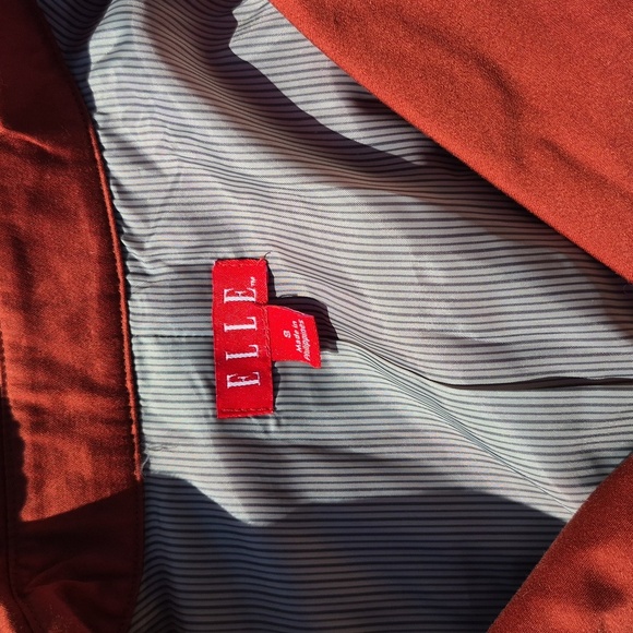 Elle Rust Trench Coat Ruffle Bottom Button Front With Belt Size Small - Picture 5 of 6